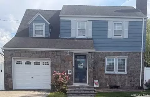 1020 Garden Pl, Baldwin, NY 11510