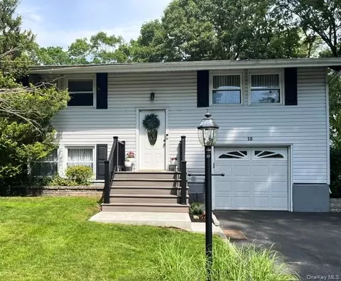 15 Cabin Ln, Setauket, NY 11733