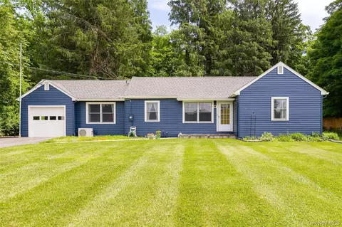 8 S Creek Rd, Clinton, NY 12580