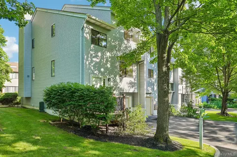 12 Evan Ct, Clarkstown, NY 10954
