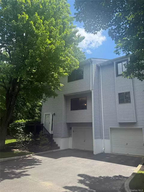 12 Evan Ct, Clarkstown, NY 10954