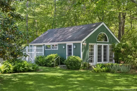 Exterior - 18-24 Jagger Ln, Westhampton, NY 11977 photo 12 of 15