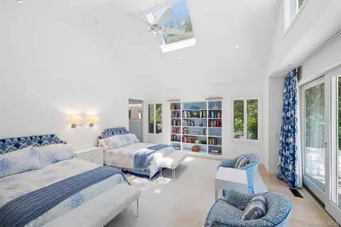 Bedroom - 18-24 Jagger Ln, Westhampton, NY 11977 photo 2 of 6