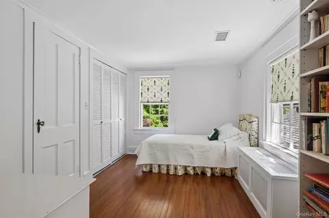 Bedroom - 18-24 Jagger Ln, Westhampton, NY 11977 photo 6 of 6