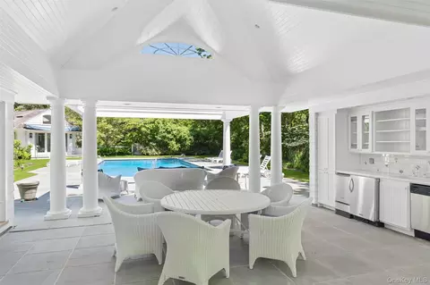 Exterior - 18-24 Jagger Ln, Westhampton, NY 11977 photo 5 of 15