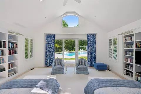 Bedroom - 18-24 Jagger Ln, Westhampton, NY 11977 photo 3 of 6