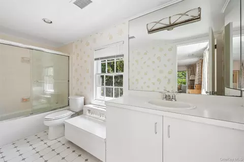 Bath - 18-24 Jagger Ln, Westhampton, NY 11977 photo 4 of 5