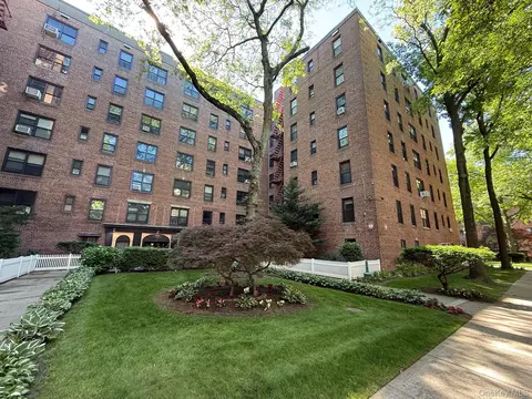 83-20 98 St #2P, New York, NY 11421