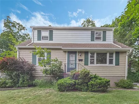 7 S Park Ave, Clarkstown, NY 10954