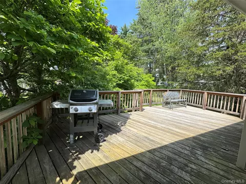 Exterior - 11 Lynbrook Rd, Poughkeepsie, NY 12603 photo 3 of 10
