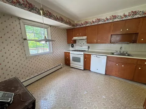 Kitchen - 11 Lynbrook Rd, Poughkeepsie, NY 12603 photo 1 of 3