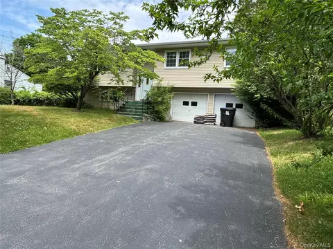 Exterior - 11 Lynbrook Rd, Poughkeepsie, NY 12603 photo 9 of 10