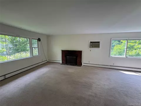 Living - 11 Lynbrook Rd, Poughkeepsie, NY 12603 photo 6 of 11