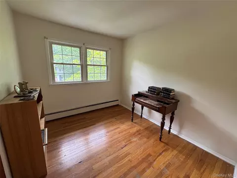 Bedroom - 11 Lynbrook Rd, Poughkeepsie, NY 12603 photo 4 of 9