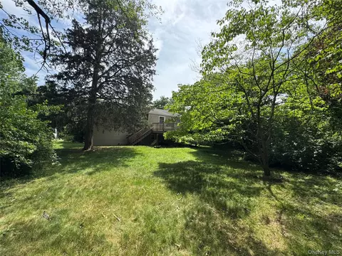 Exterior - 11 Lynbrook Rd, Poughkeepsie, NY 12603 photo 8 of 10