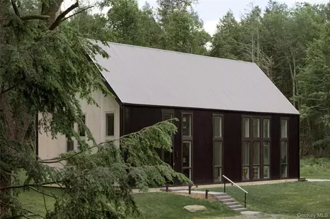 596 Perry Rd, Bethel, NY 12720