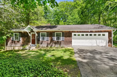 18 Nancys Ln, Pound Ridge, NY 10576