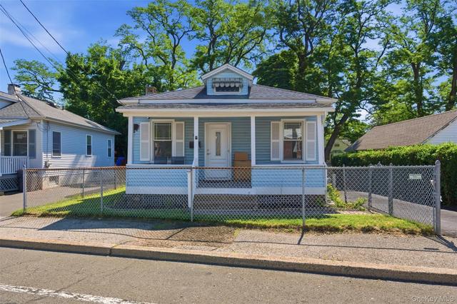 84 Main St, Garnerville, NY 10923