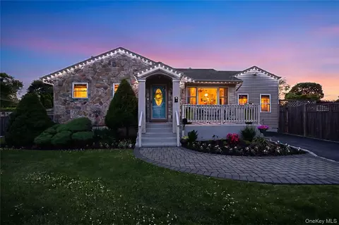 36 Lumur Dr, Sayville, NY 11782