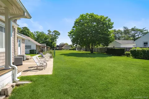 Exterior - 115 Cedar Ave, Patchogue, NY 11772 photo 7 of 9