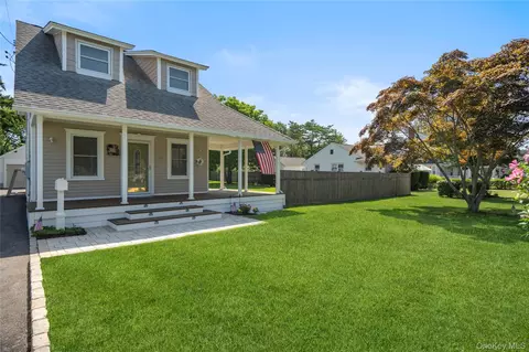 Exterior - 115 Cedar Ave, Patchogue, NY 11772 photo 9 of 9