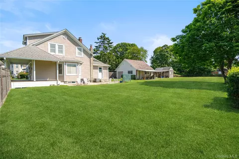 Exterior - 115 Cedar Ave, Patchogue, NY 11772 photo 6 of 9