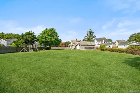 Exterior - 115 Cedar Ave, Patchogue, NY 11772 photo 3 of 9