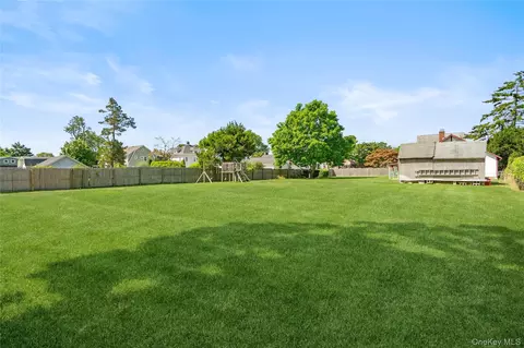 Exterior - 115 Cedar Ave, Patchogue, NY 11772 photo 2 of 9