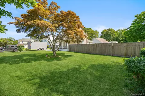 Exterior - 115 Cedar Ave, Patchogue, NY 11772 photo 8 of 9