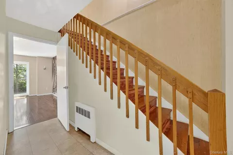 Entry Way - 9 Maple Crest Dr, Peekskill, NY 10566 photo 2 of 2