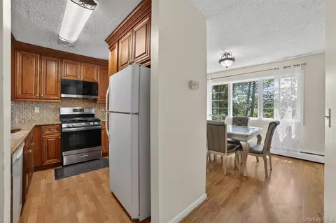 Entry Way - 9 Maple Crest Dr, Peekskill, NY 10566 photo 1 of 2