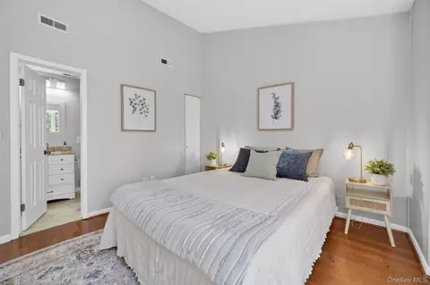 Bedroom - 9 Maple Crest Dr, Peekskill, NY 10566 photo 2 of 6