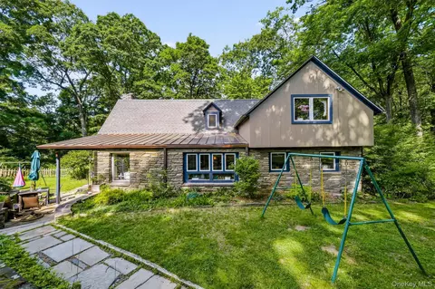 4 N Ledge Loop, Cortlandt, NY 10520