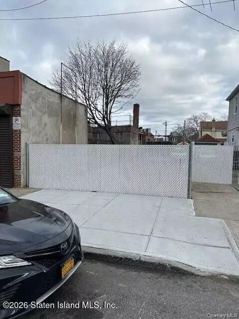 1709 E 51st St, New York, NY 11234
