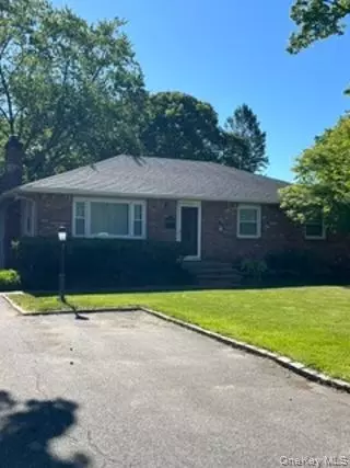 8 Eatondale Ave, Blue Point, NY 11715