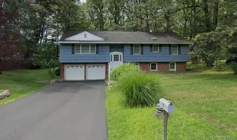 7 Eagle St, Ramapo, NY 10977