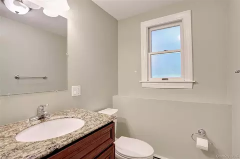 Bath - 7 Eagle St, Ramapo, NY 10977 photo 3 of 3