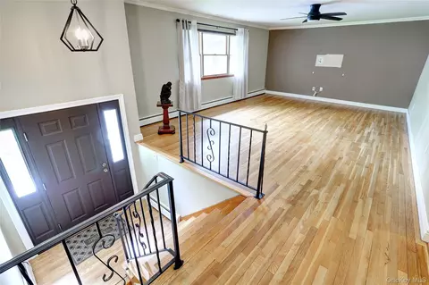 Living - 7 Eagle St, Ramapo, NY 10977 photo 1 of 3