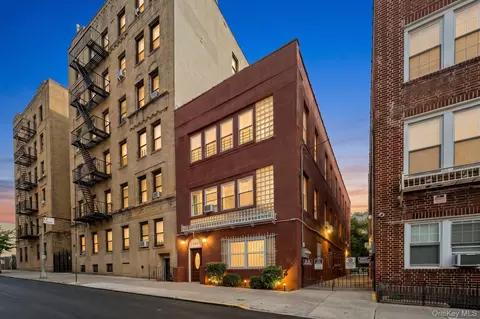 3277 Parkside Pl, New York, NY 10467