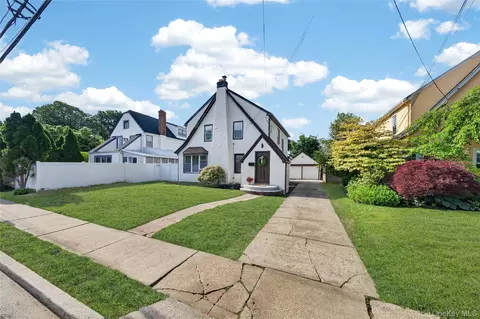 101 Argyle Rd, West Hempstead, NY 11552