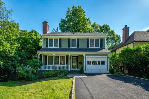 8 Burton Rd, Larchmont, NY 10538