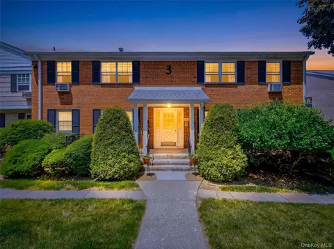 316 Parkside Dr #316, Ramapo, NY 10901
