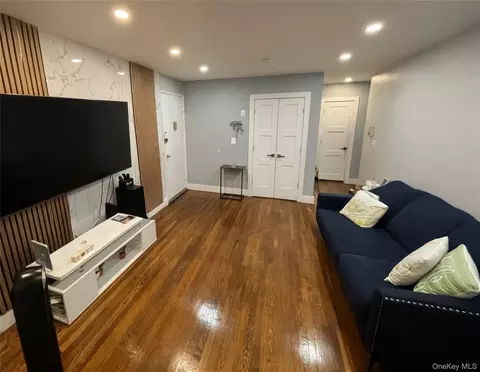 180 Van Cortlandt Park S #5J, New York, NY 10463