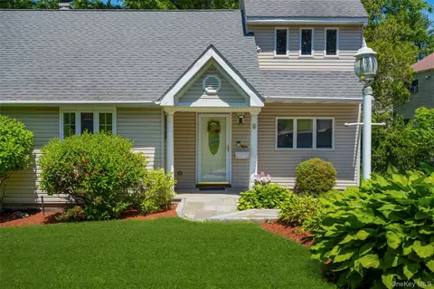 9 Pembrook Dr, Yonkers, NY 10710