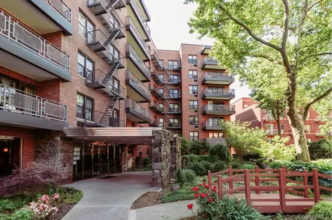 87-10 51st Ave #7A, New York, NY 11373