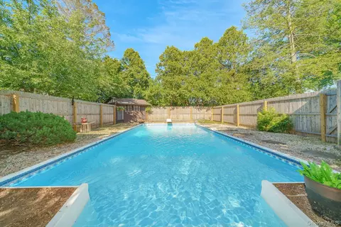Exterior - 10 Rye Pl, Commack, NY 11725 photo 3 of 5