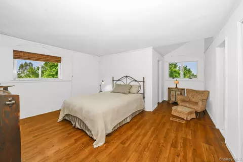 Bedroom - 10 Rye Pl, Commack, NY 11725 photo 1 of 5