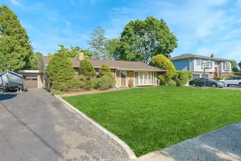 Exterior - 10 Rye Pl, Commack, NY 11725 photo 1 of 5