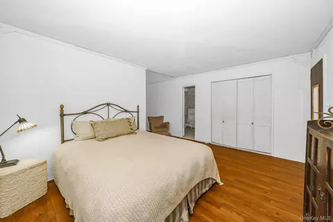 Bedroom - 10 Rye Pl, Commack, NY 11725 photo 3 of 5