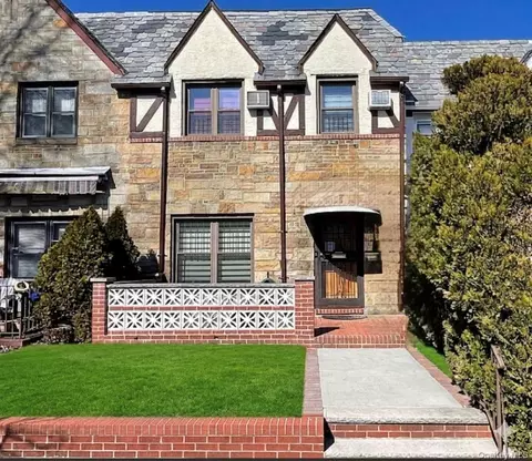 147-27 72nd Dr, Flushing, NY 11367